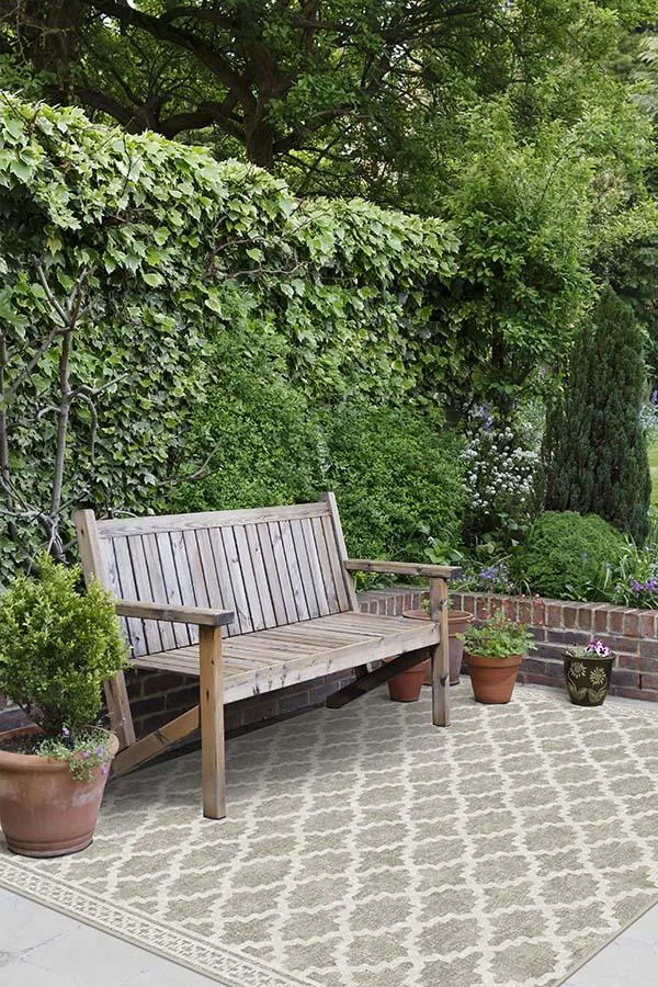 Outdoor Cleo Trellis Natural Rug | Ruggable