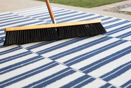 Outdoor Sailmaker Stripe Black Rug