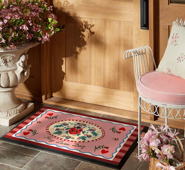 Seas The Day White & Navy Washable Doormat | Ruggable US