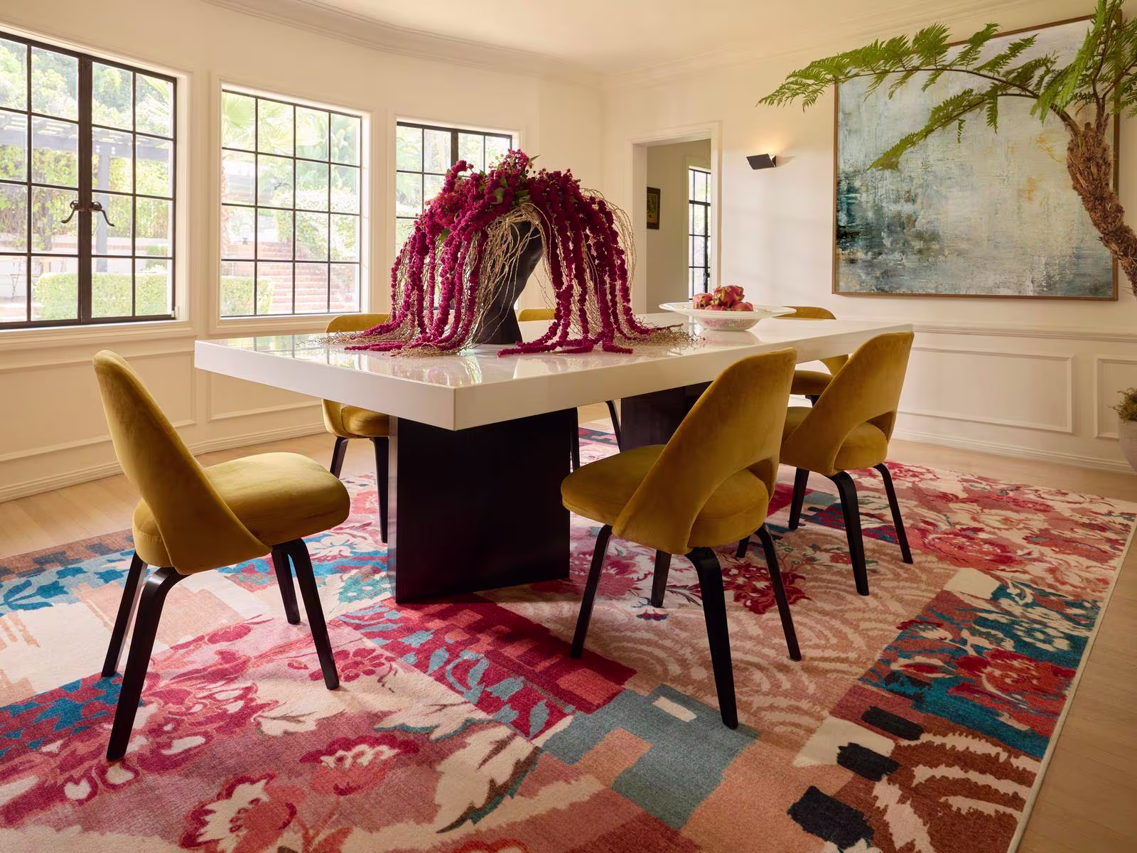 The late Iris Apfel became synonymous with eclectic, maximalist style. Here’s everything you need to know about Iris’ approach to maximalist interior design. 