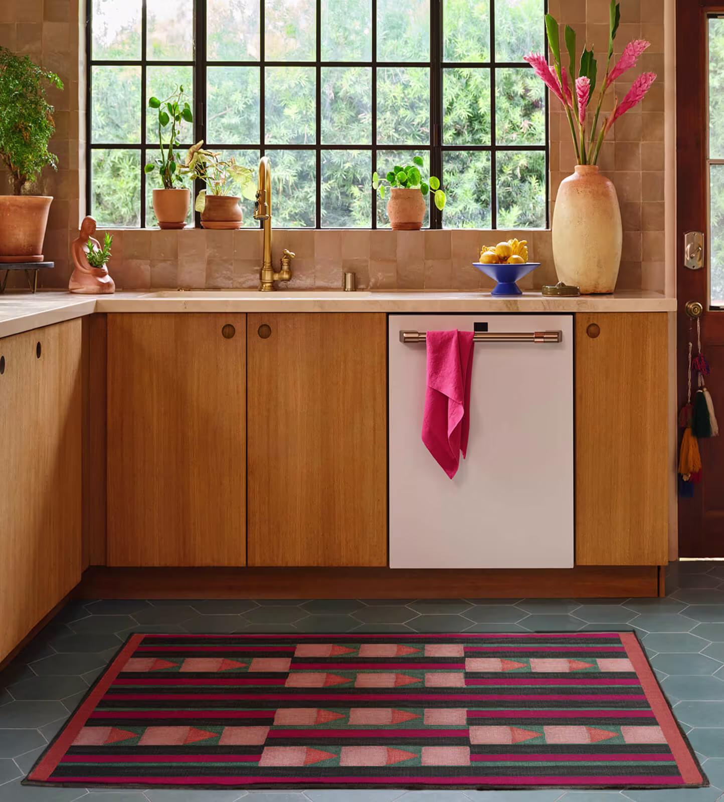Ruggable x Justina Blakeney Magdalena Peach & Berry Rug
