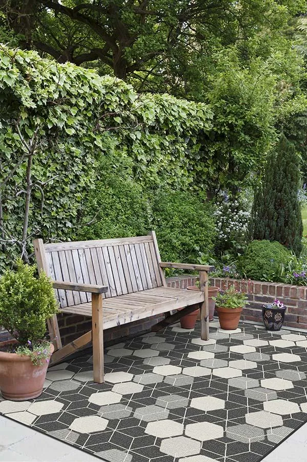 Outdoor Black Rug Ruggable