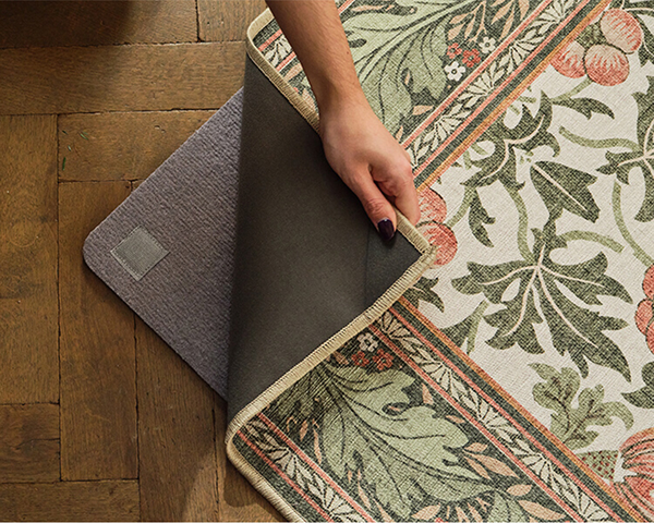 Seas The Day White & Navy Washable Doormat | Ruggable