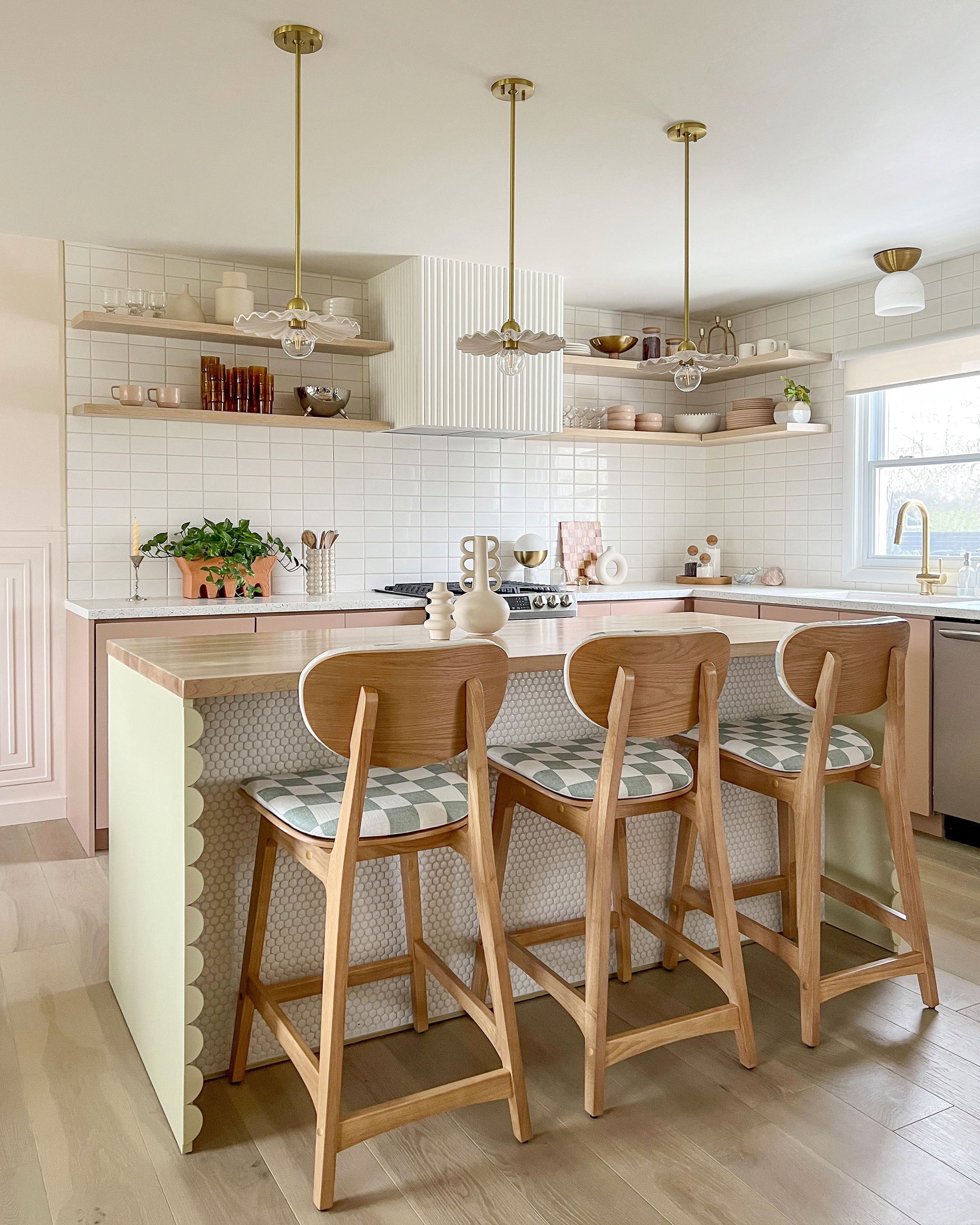 Herringbone bar outlet stools