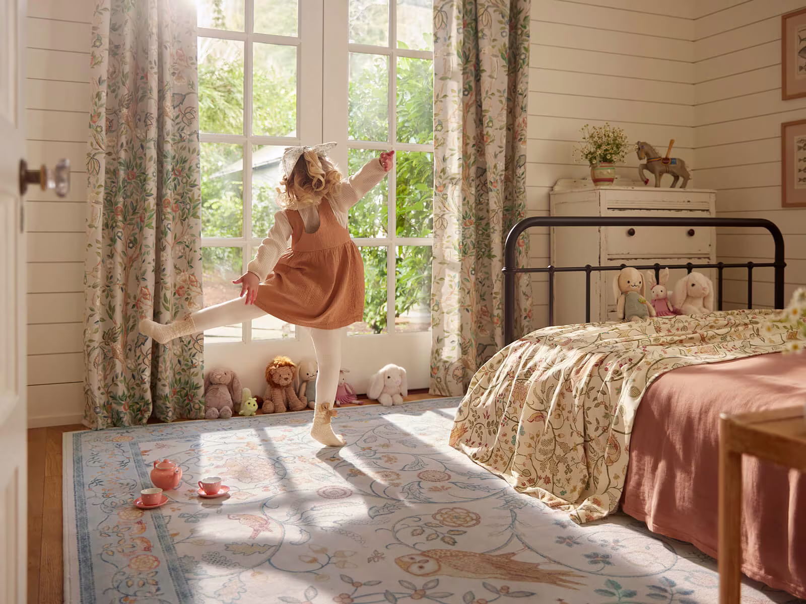 Ruggable x Morris & Co. Newill Ivory & Blue Rug