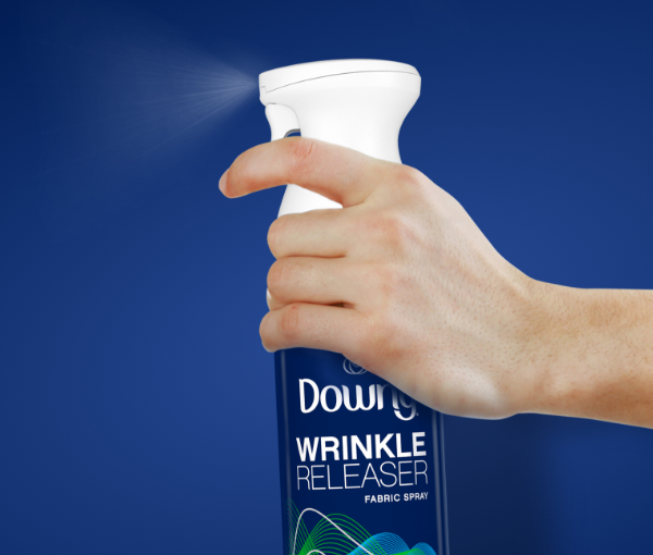 Downy 57313 33.8 fl. oz. Wrinkle Releaser Fabric Refresher Plus