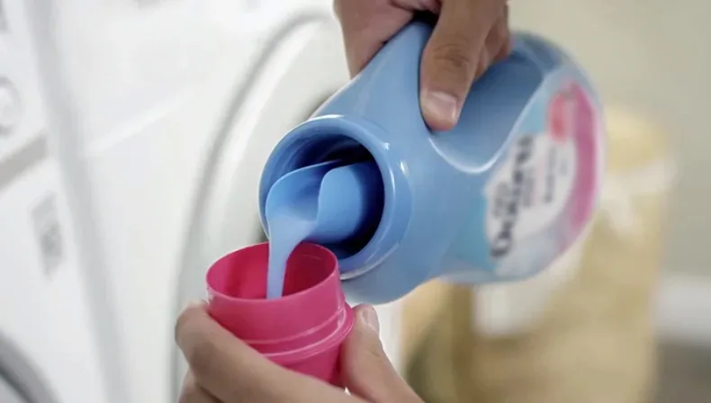 Measure the correct dose of Downy Fabric Conditioner