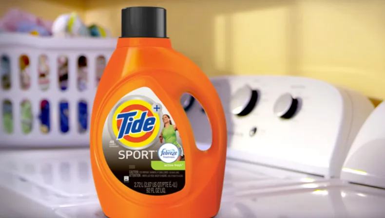Choose the right laundry detergent to remove the pet stains from clothes