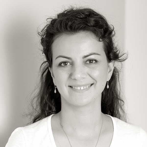 Dr. Claudia Dobreci 