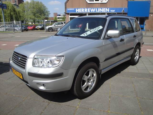 Subaru Forester 2.0 X Comfort AWD met  Audio, Cr. & Cl.control, LM-velgen, PDC en Tr.haak