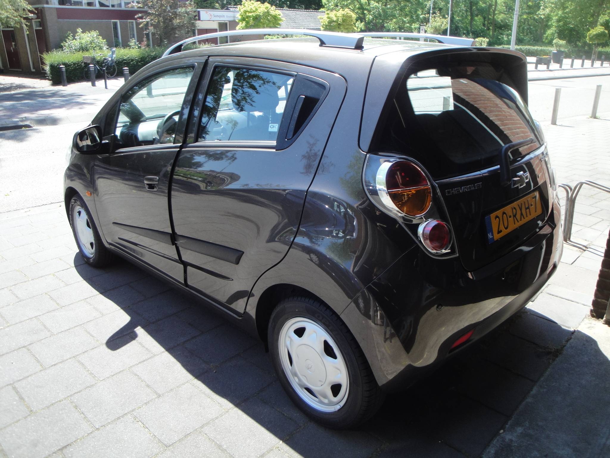 Chevrolet Spark 1.0 LS BiFeul 5-Drs. met o.a. Audio Apple C.play & Android A., Airco, A-uitrijCam., etc. - Thumbnail 3