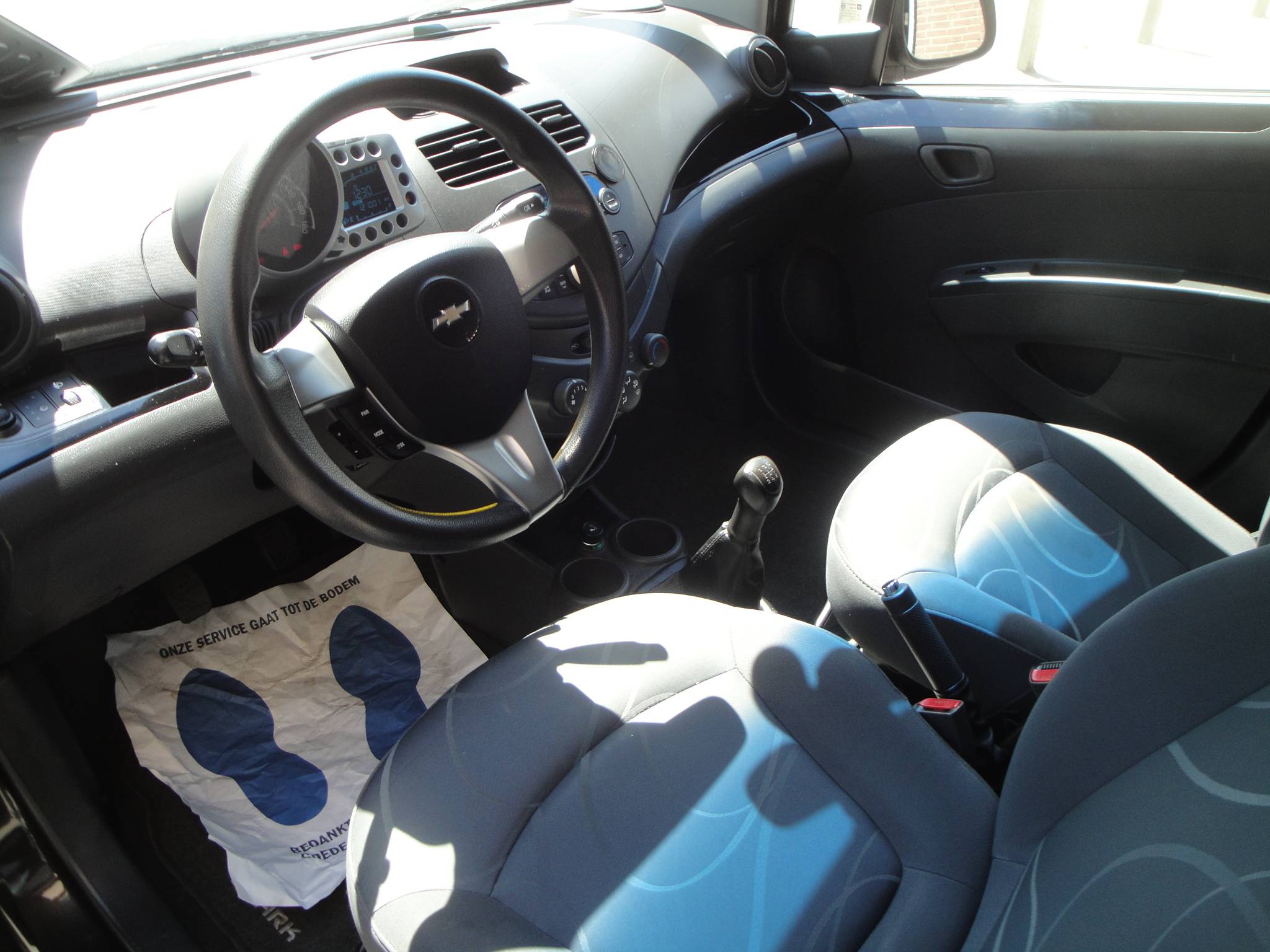 Chevrolet Spark 1.0 LS BiFeul 5-Drs. met o.a. Audio Apple C.play & Android A., Airco, A-uitrijCam., etc. - Thumbnail 4