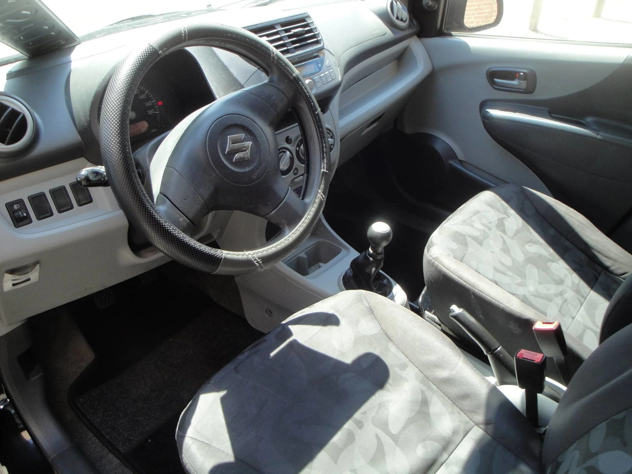 Suzuki Alto 1.0 5-Drs. Cool Comfort (1eEig.)  met o.a. Audio en Airco. - Thumbnail 4