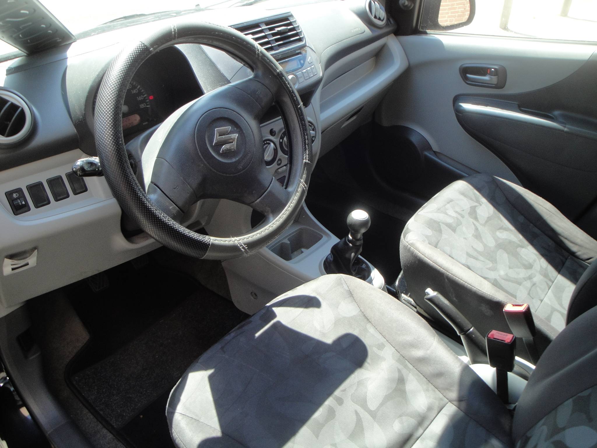 Suzuki Alto 1.0 5-Drs. Cool Comfort (1eEig.)  met o.a. Audio en Airco. - Thumbnail 4