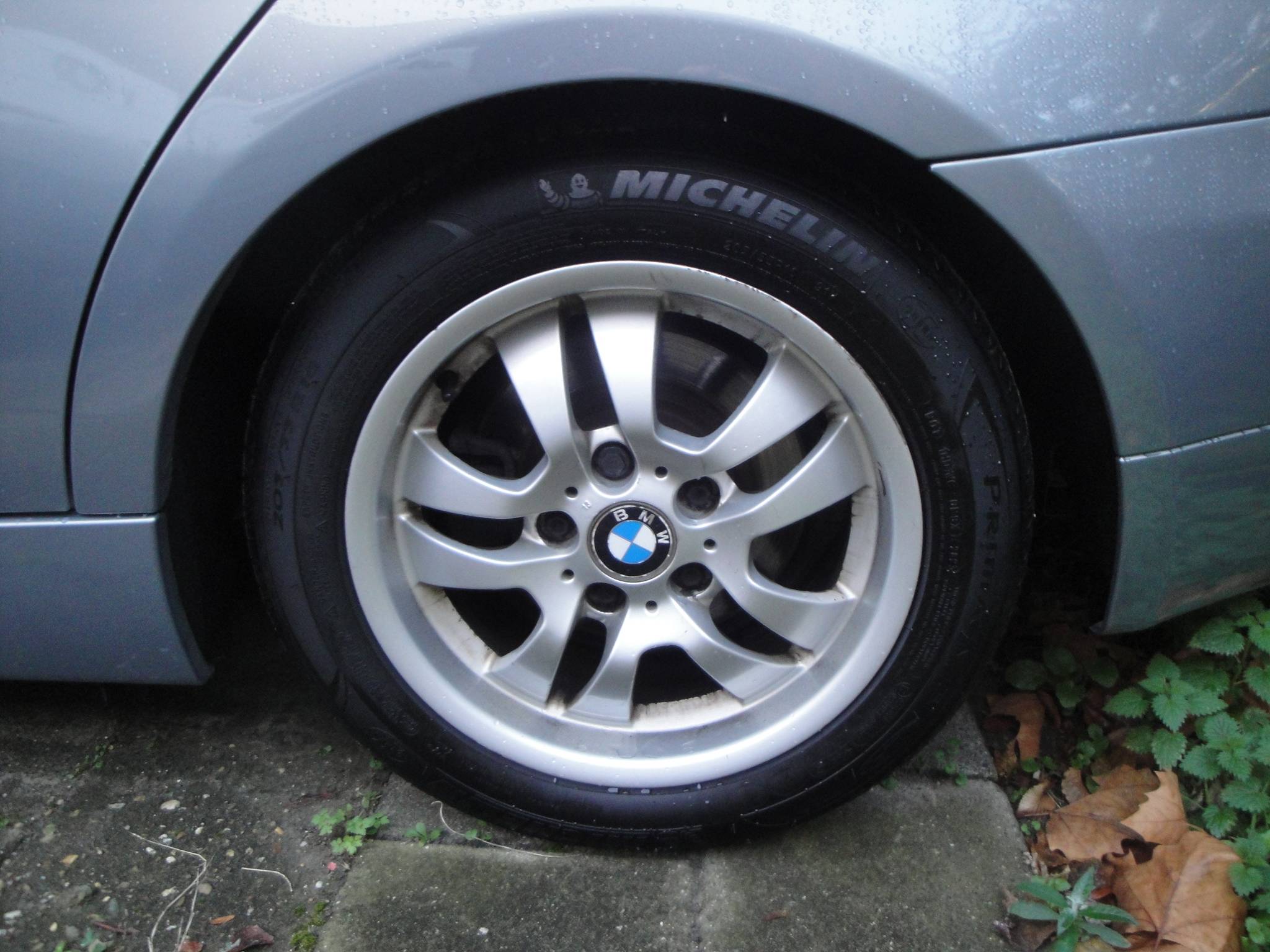 BMW 320i 2.0i 6-Sp. 4-Drs. Sedan (Zéér netjes, niet in gerookt) met o.a. Airco, Audio, LM-velgen, etc. & nw. APK. - Thumbnail 6