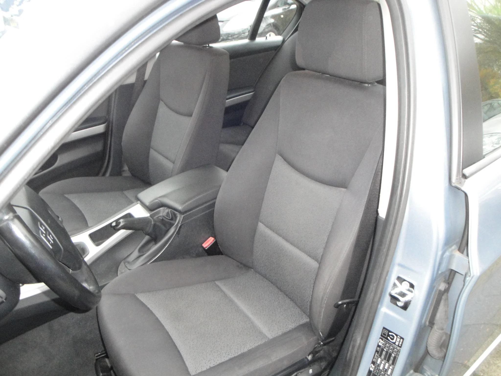 BMW 320i 2.0i 6-Sp. 4-Drs. Sedan (Zéér netjes, niet in gerookt) met o.a. Airco, Audio, LM-velgen, etc. & nw. APK. - Thumbnail 11