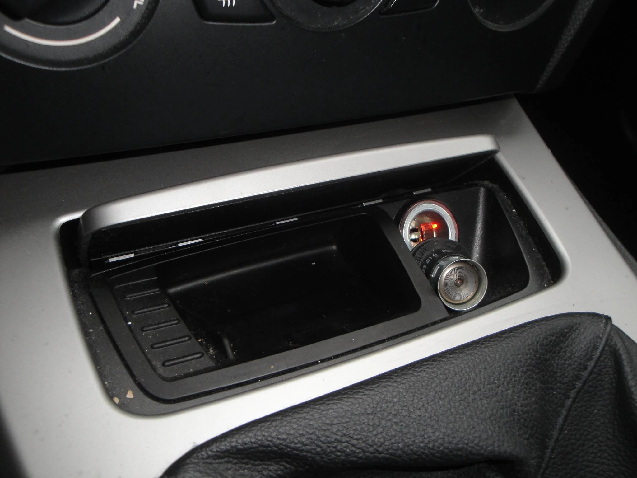 BMW 320i 2.0i 6-Sp. 4-Drs. Sedan (Zéér netjes, niet in gerookt) met o.a. Airco, Audio, LM-velgen, etc. & nw. APK. - Thumbnail 17