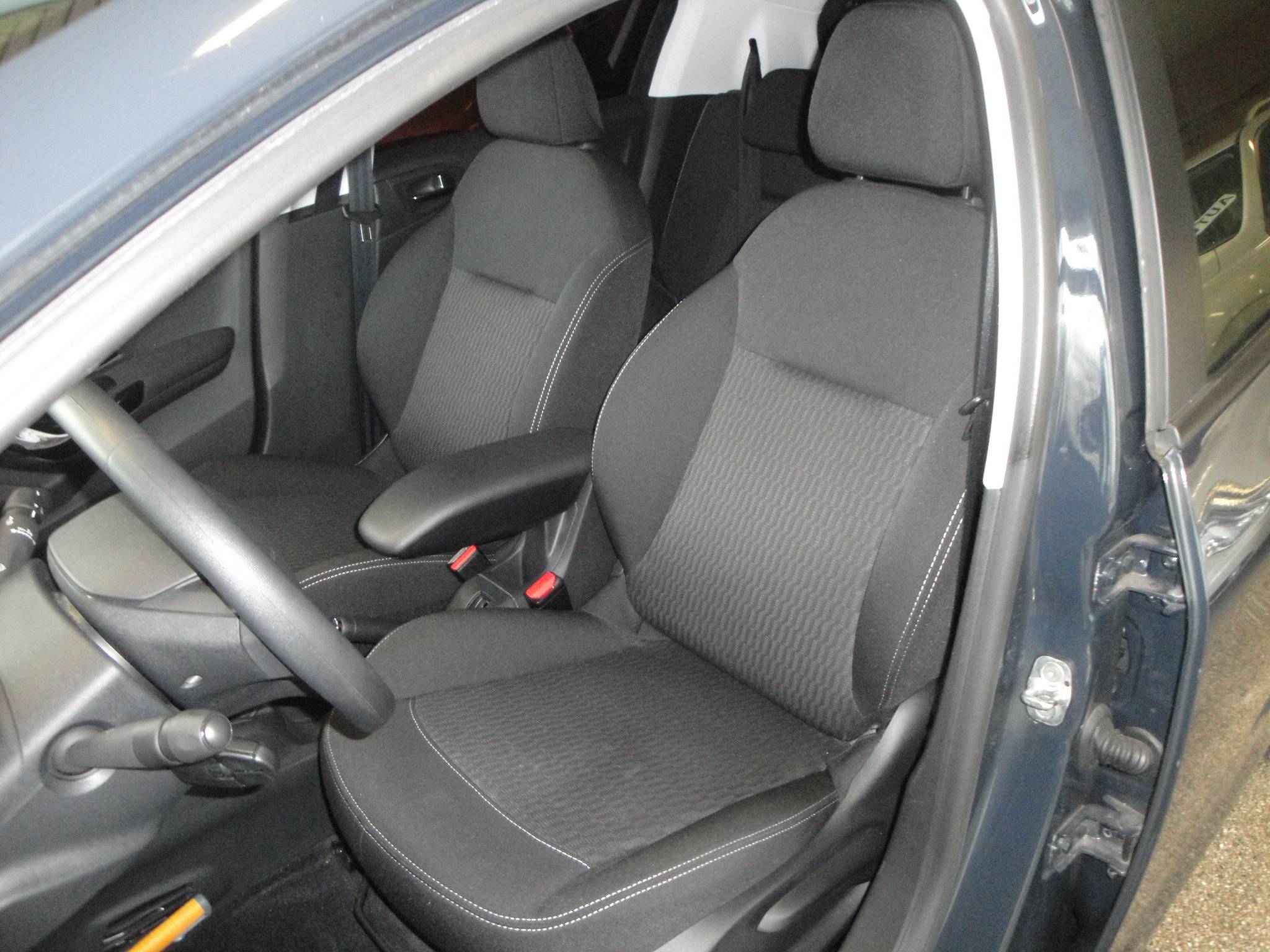 Peugeot 208 1.2 PureTech (1eEig.) Blue Lion 5-Drs. met o.a. Airco, Audio, Cr.Control, Nav. én nw. D.riem!! - Thumbnail 5