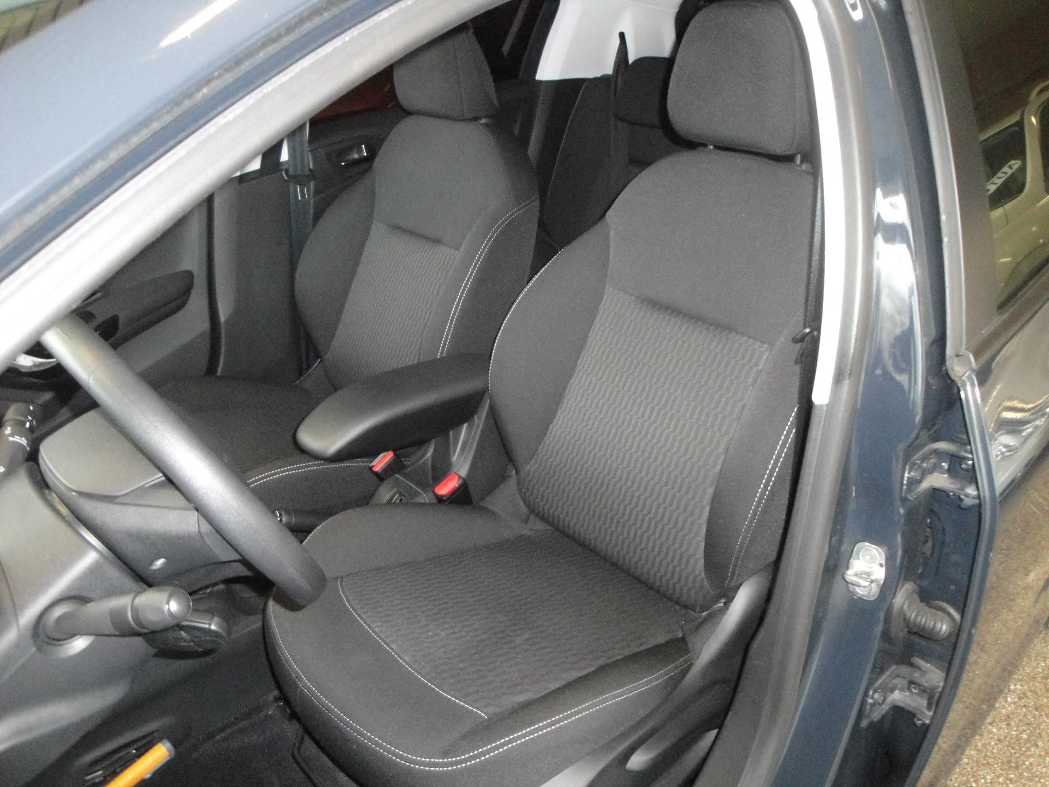 Peugeot 208 1.2 PureTech (1eEig.) Blue Lion 5-Drs. met o.a. Airco, Audio, Cr.Control, Nav. én nw. D.riem!! - Thumbnail 5