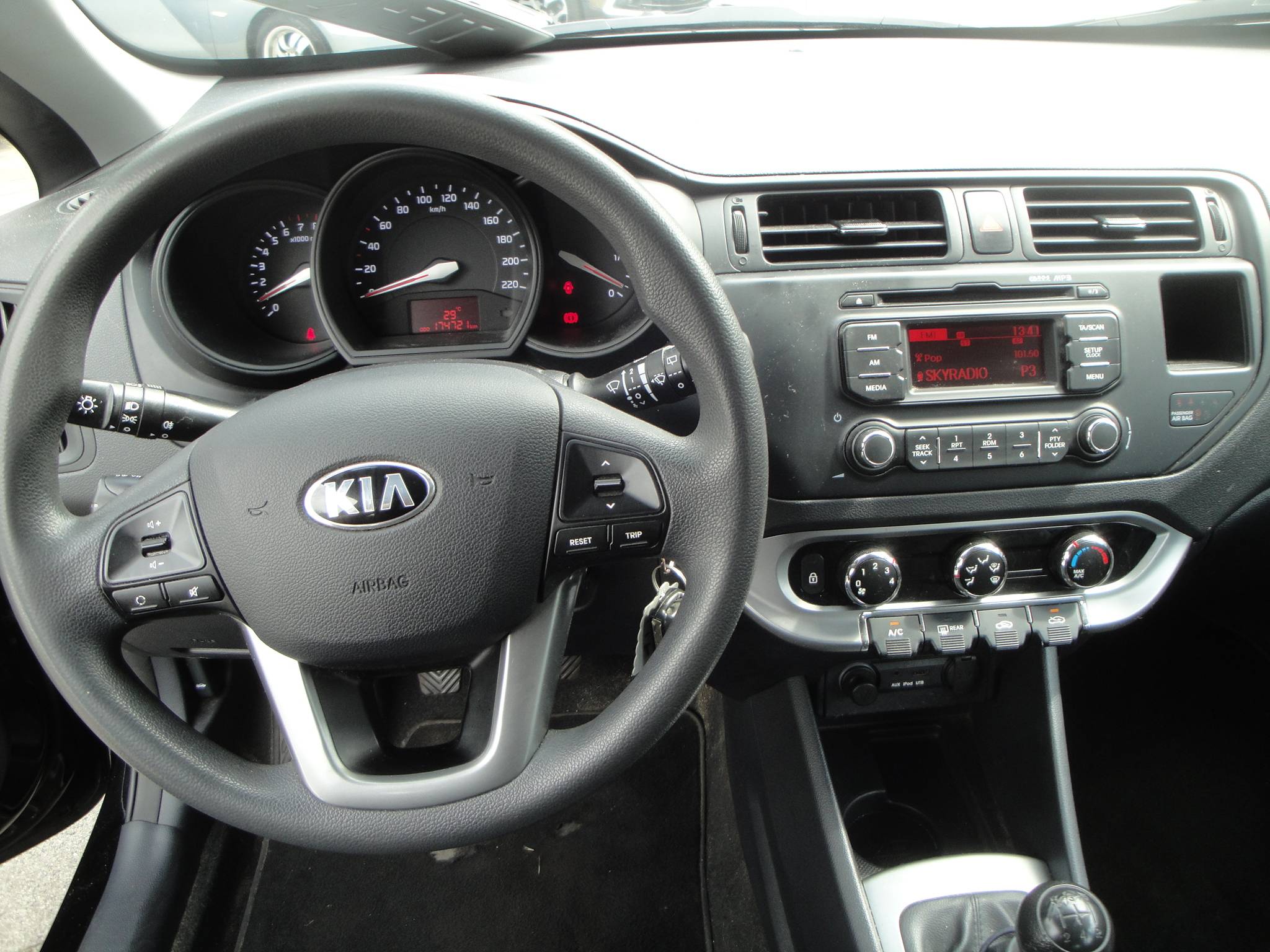 Kia Rio 1.2 5-Drs. met o.a. Audio, Airco en Cr.Control. - Thumbnail 11