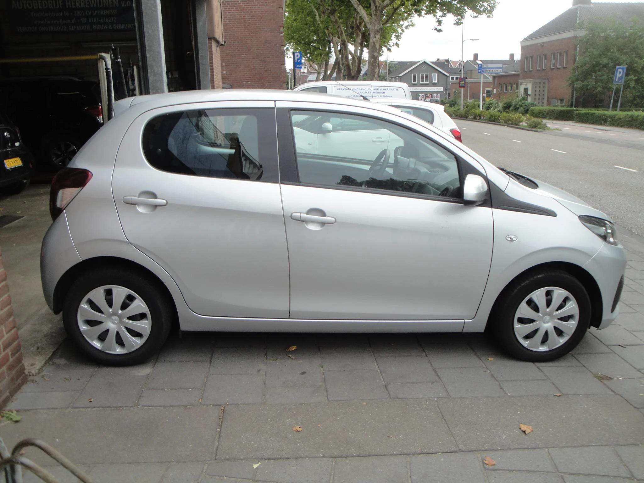 Peugeot 108 1.0 VTi 5-Drs. (10-2019) incl. Audio, Airco, etc. - Thumbnail 4