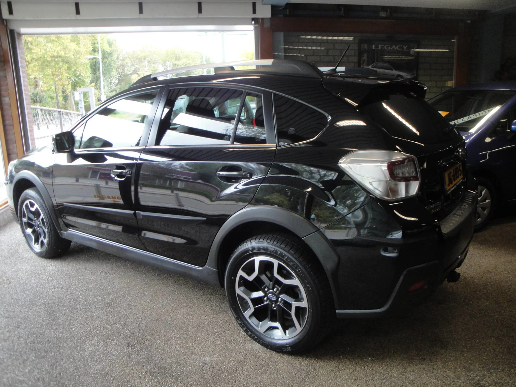 Subaru XV 2.0 Comfort CVT AWD met Airco/Cl.- en Cruise-Control, LM-velgen, Trekh., etc - Thumbnail 3