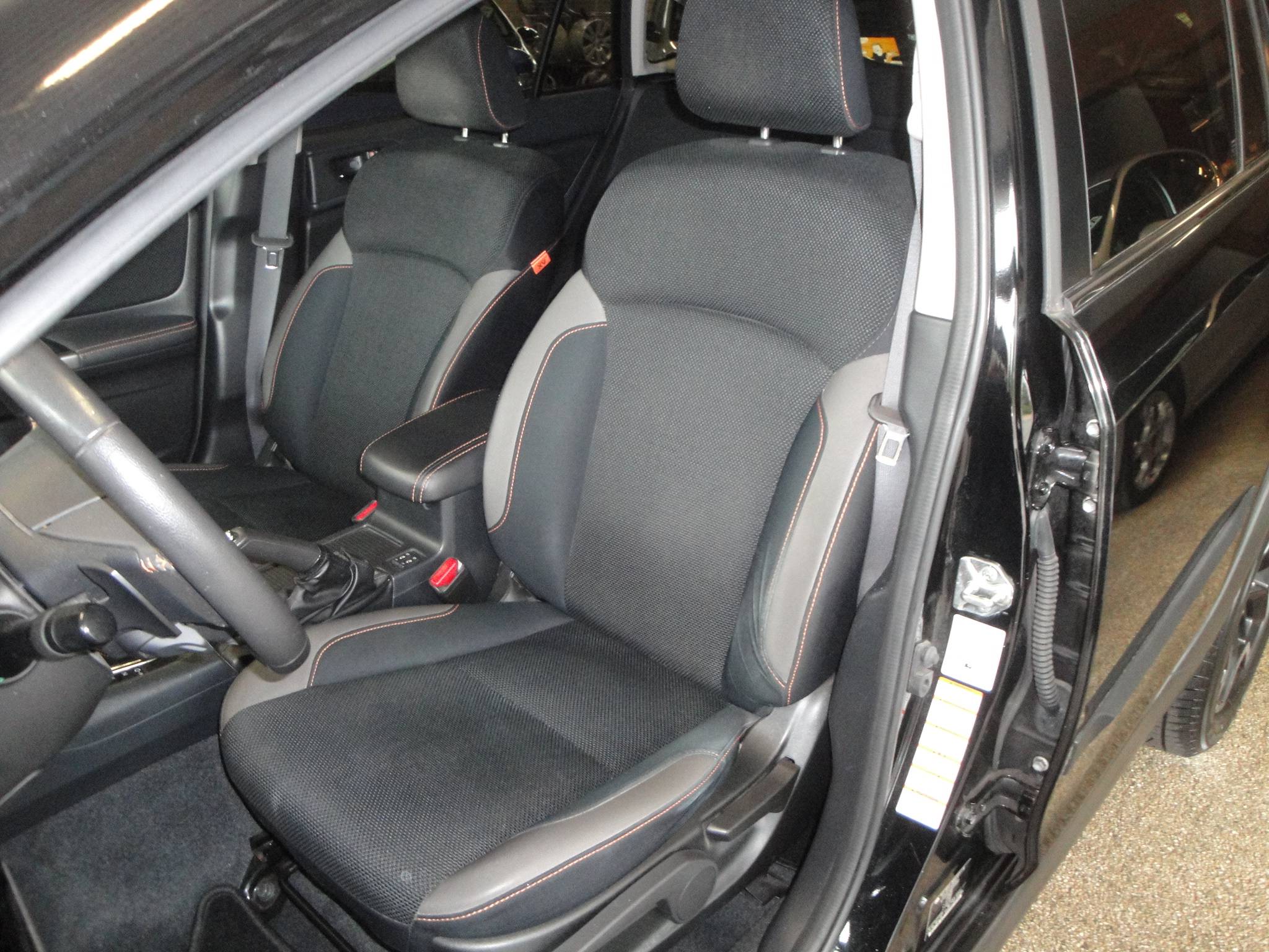 Subaru XV 2.0 Comfort CVT AWD met Airco/Cl.- en Cruise-Control, LM-velgen, Trekh., etc - Thumbnail 8