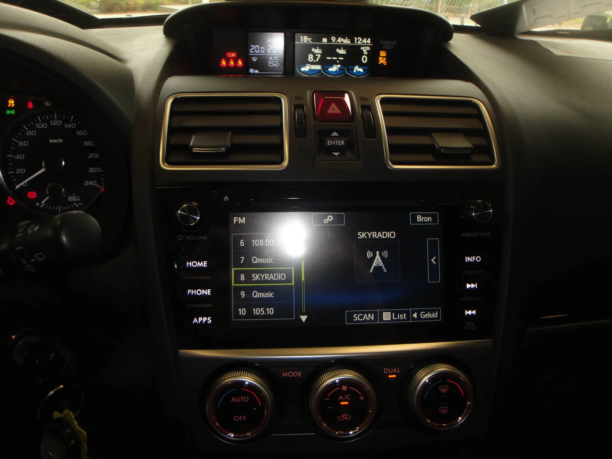 Subaru XV 2.0 Comfort CVT AWD met Airco/Cl.- en Cruise-Control, LM-velgen, Trekh., etc - Thumbnail 17