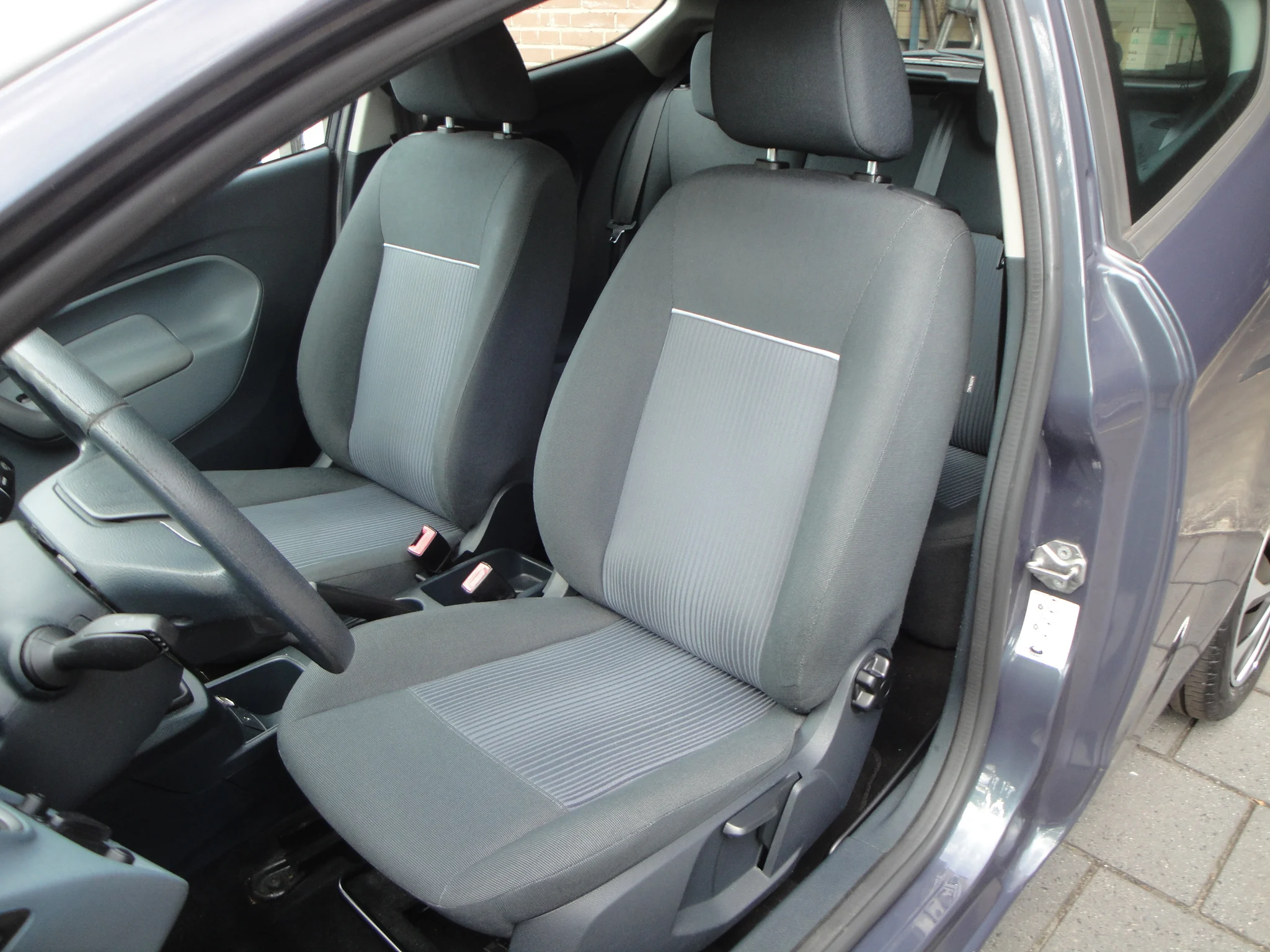 Ford Fiesta 1.25 Limited 3-Drs. (11-2010) met o.a. Audio & Airco. - Thumbnail 6