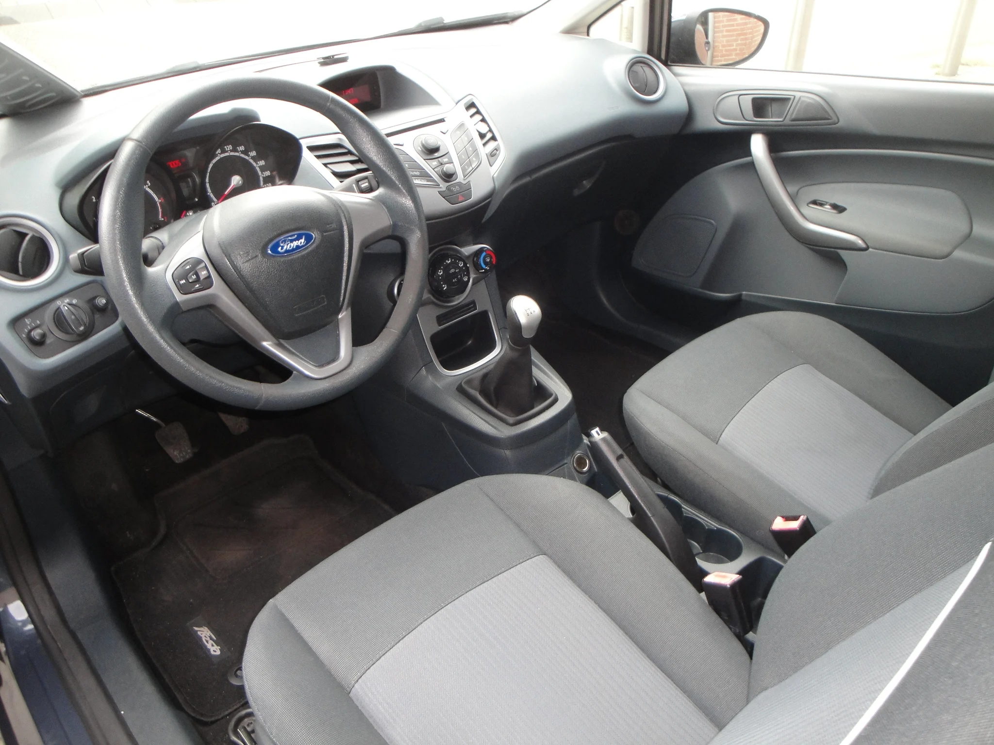 Ford Fiesta 1.25 Limited 3-Drs. (11-2010) met o.a. Audio & Airco. - Thumbnail 8