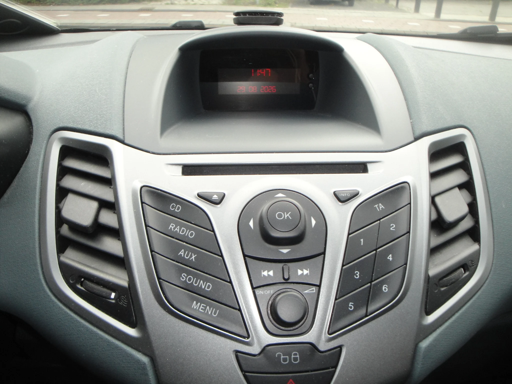 Ford Fiesta 1.25 Limited 3-Drs. (11-2010) met o.a. Audio & Airco. - Thumbnail 13