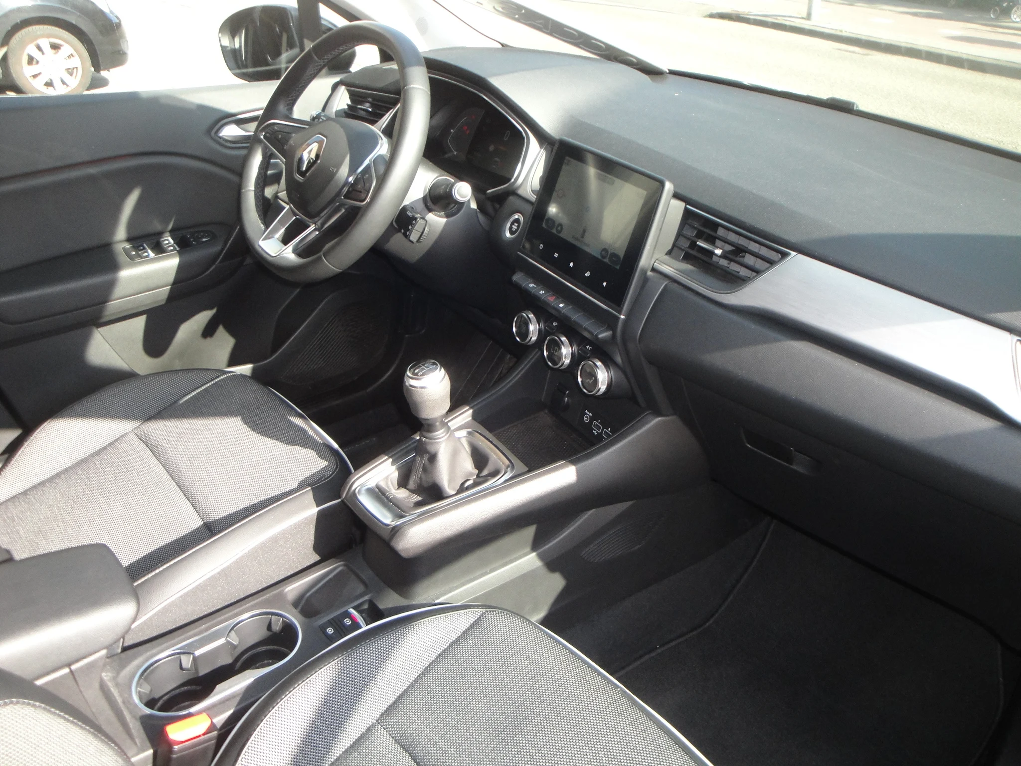 Renault Captur II 1.0 TCe 100 Intens 5-Drs. (12-2020) met Audio/Nav., PDC, CPV/Keyless-Entry, LM-velgen, etc. - Thumbnail 17