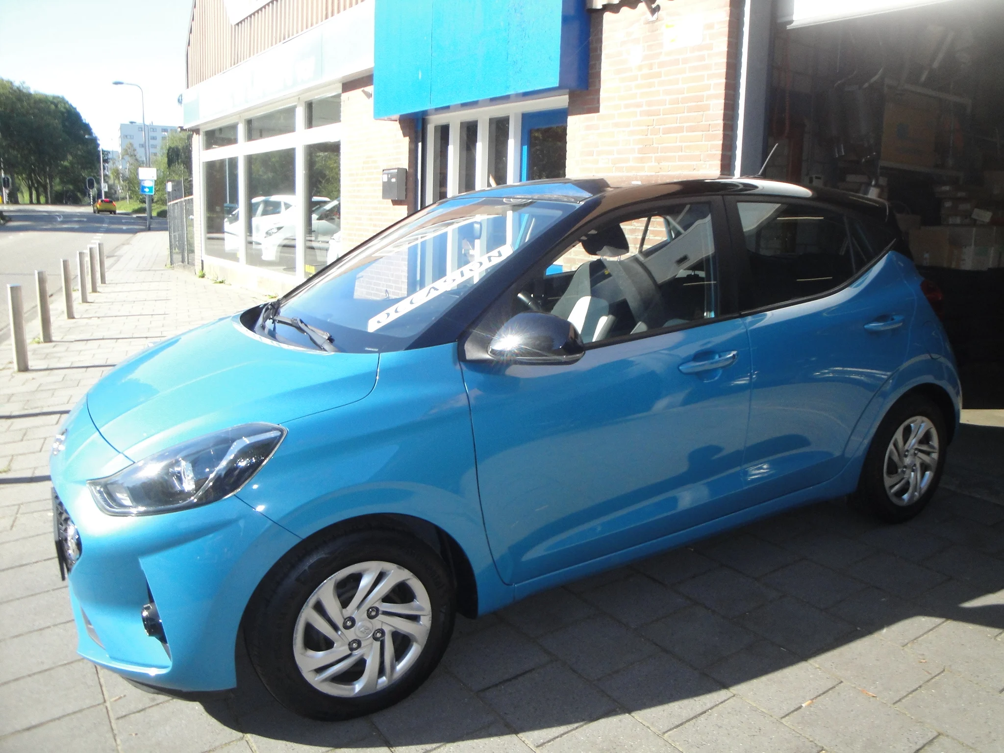 Hyundai i10 1.0 Premium TwoTone 5-Drs. met o.a. Climate-Control, Cruise-Control, Navigatie, A-uitrijcam., etc.