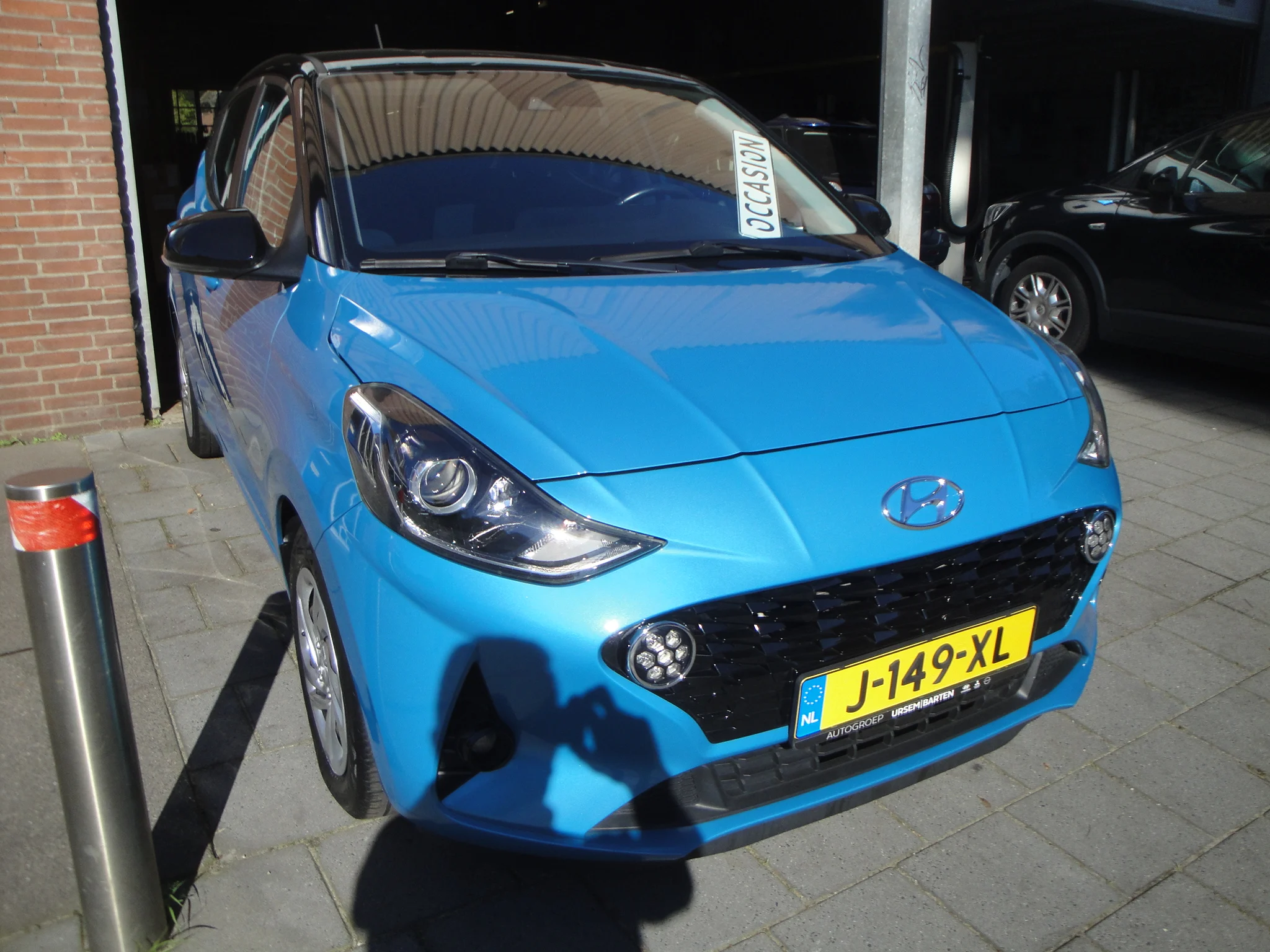 Hyundai i10 1.0 Premium TwoTone 5-Drs. met o.a. Climate-Control, Cruise-Control, Navigatie, A-uitrijcam., etc. - Thumbnail 3