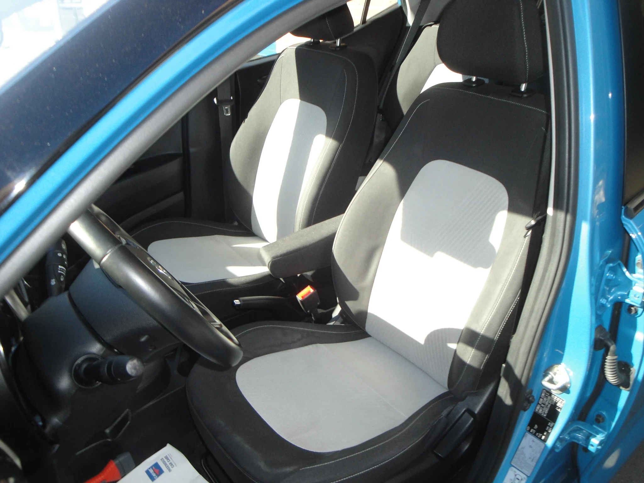 Hyundai i10 1.0 Premium TwoTone 5-Drs. met o.a. Climate-Control, Cruise-Control, Navigatie, A-uitrijcam., etc. - Thumbnail 7