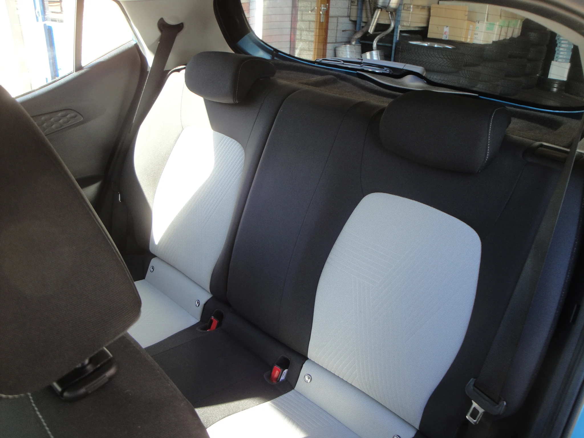 Hyundai i10 1.0 Premium TwoTone 5-Drs. met o.a. Climate-Control, Cruise-Control, Navigatie, A-uitrijcam., etc. - Thumbnail 8