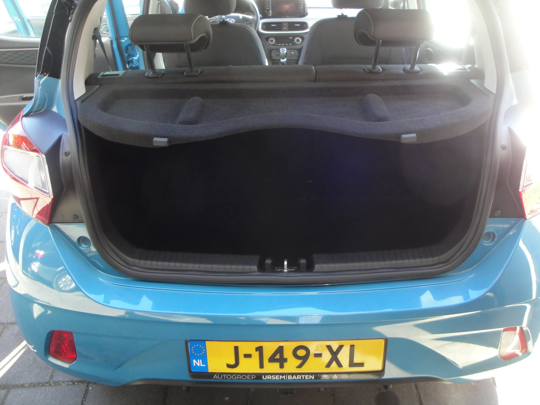 Hyundai i10 1.0 Premium TwoTone 5-Drs. met o.a. Climate-Control, Cruise-Control, Navigatie, A-uitrijcam., etc. - Thumbnail 9
