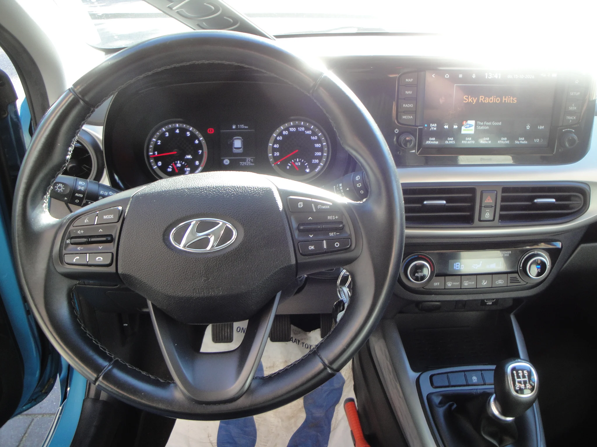 Hyundai i10 1.0 Premium TwoTone 5-Drs. met o.a. Climate-Control, Cruise-Control, Navigatie, A-uitrijcam., etc. - Thumbnail 12