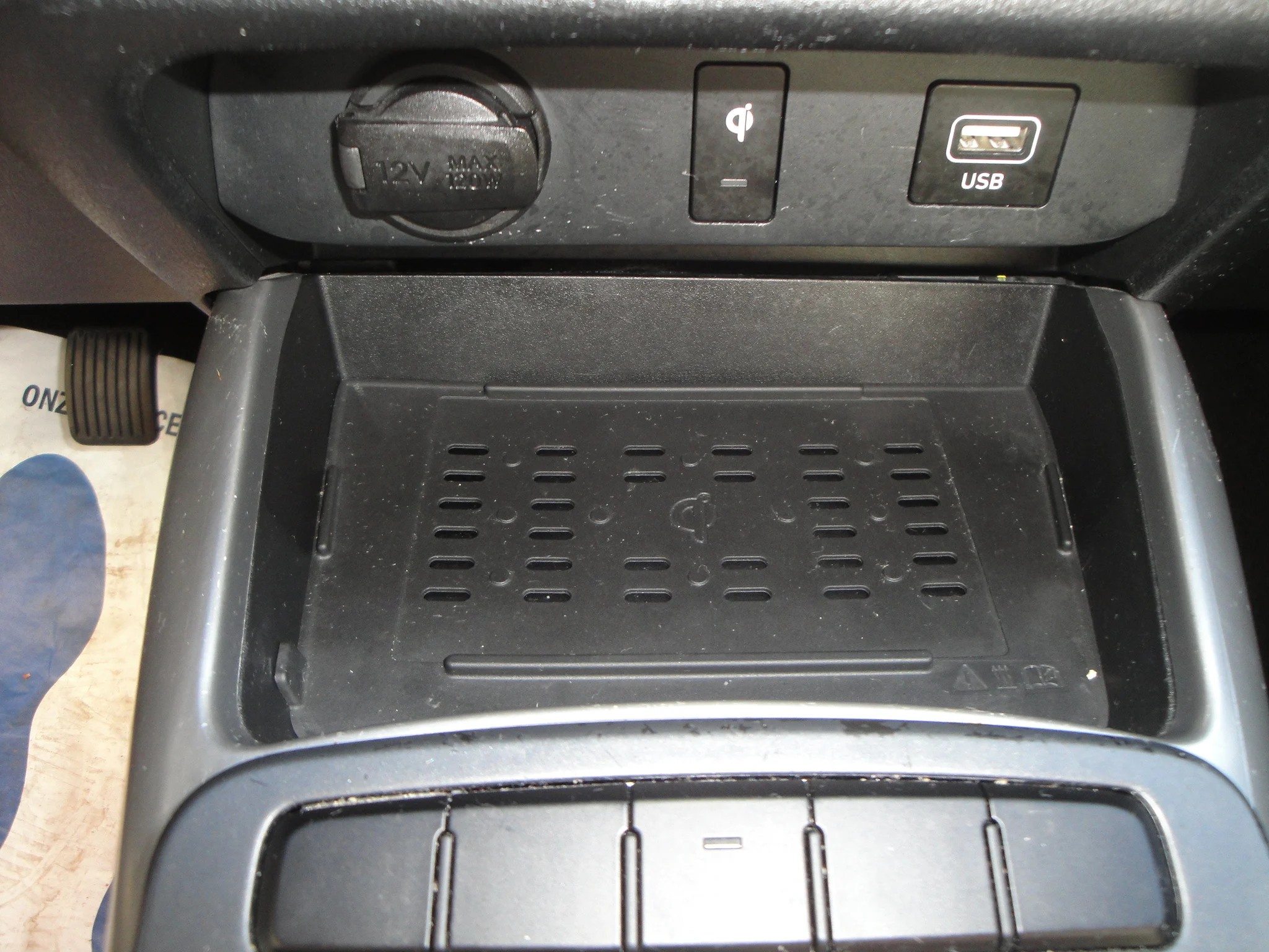 Hyundai i10 1.0 Premium TwoTone 5-Drs. met o.a. Climate-Control, Cruise-Control, Navigatie, A-uitrijcam., etc. - Thumbnail 15