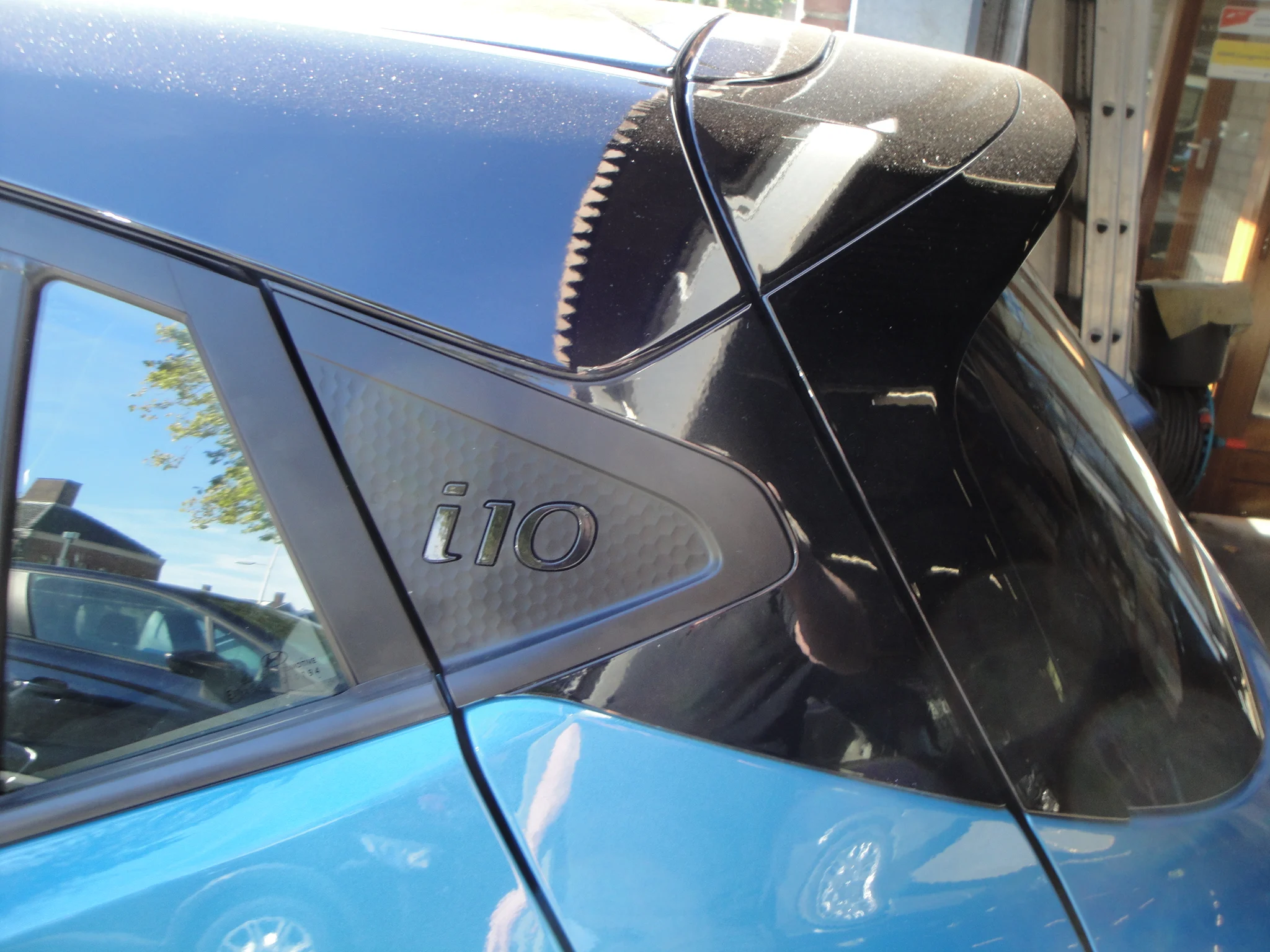 Hyundai i10 1.0 Premium TwoTone 5-Drs. met o.a. Climate-Control, Cruise-Control, Navigatie, A-uitrijcam., etc. - Thumbnail 22
