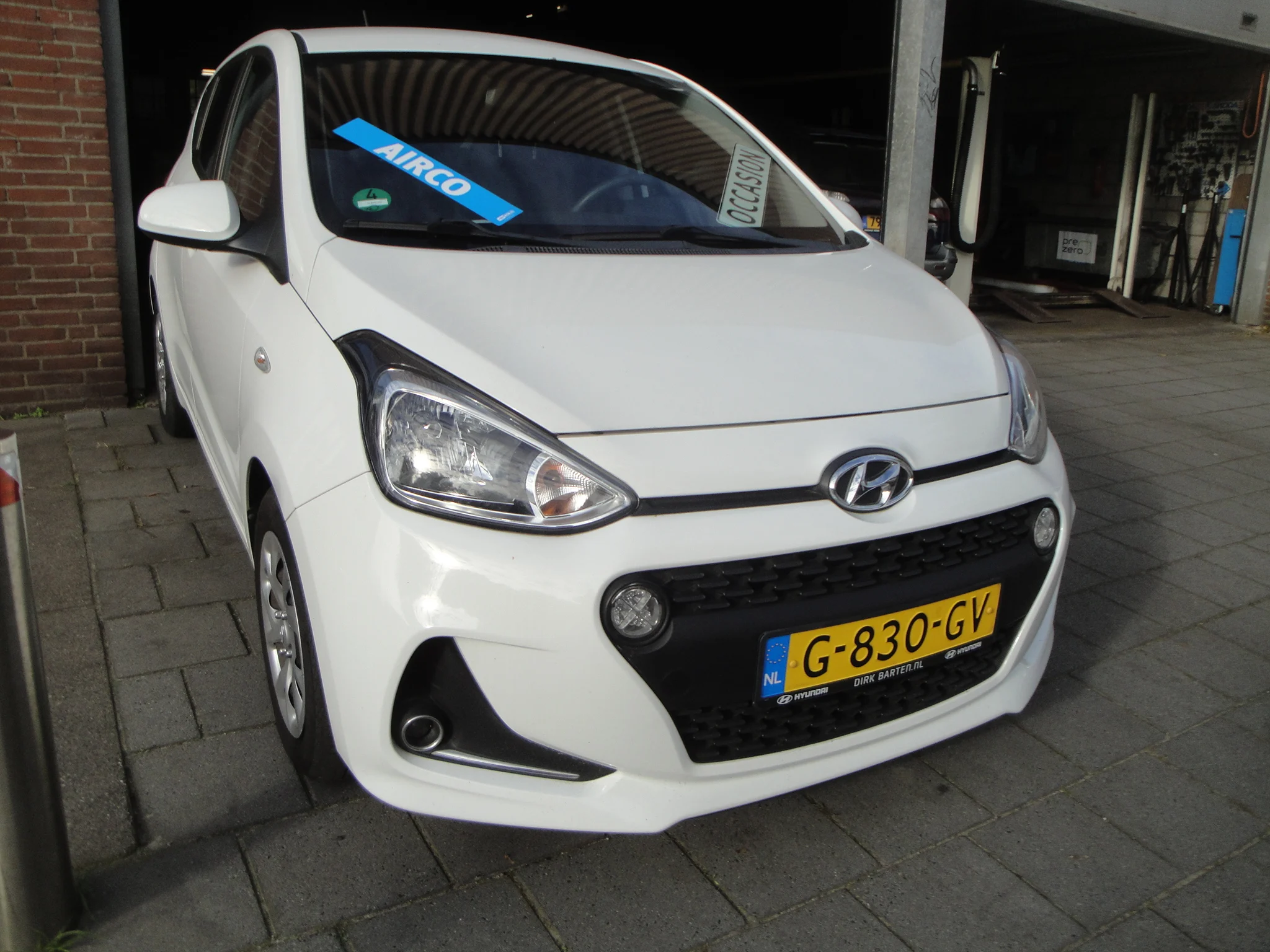 Hyundai i10 Comfort + SmartPack (1eEig.) 5-Drs. met o.a. Audio, Cruise-Control, Navigatie & A.Parkeersens. - Thumbnail 3