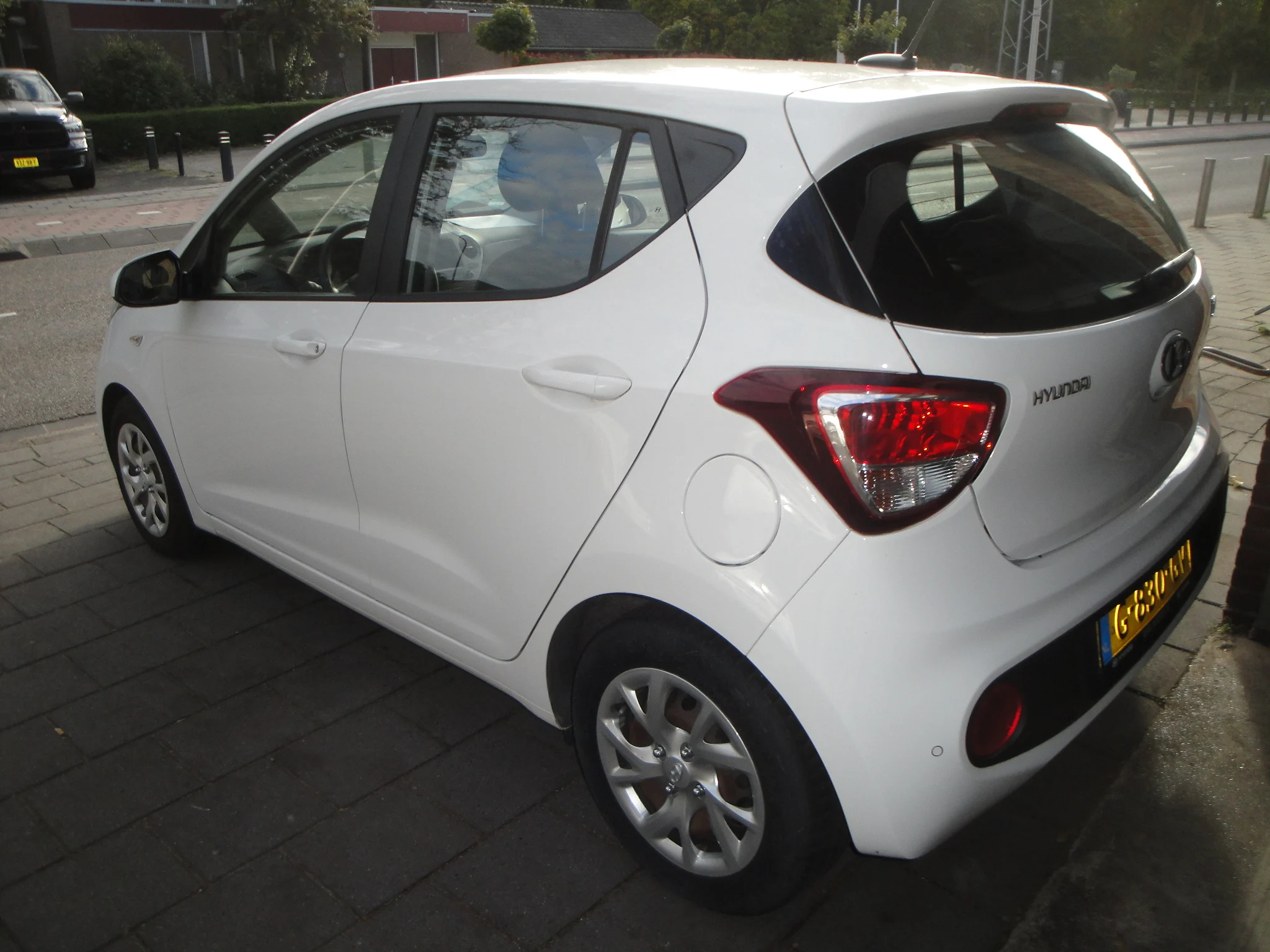 Hyundai i10 Comfort + SmartPack (1eEig.) 5-Drs. met o.a. Audio, Cruise-Control, Navigatie & A.Parkeersens. - Thumbnail 5