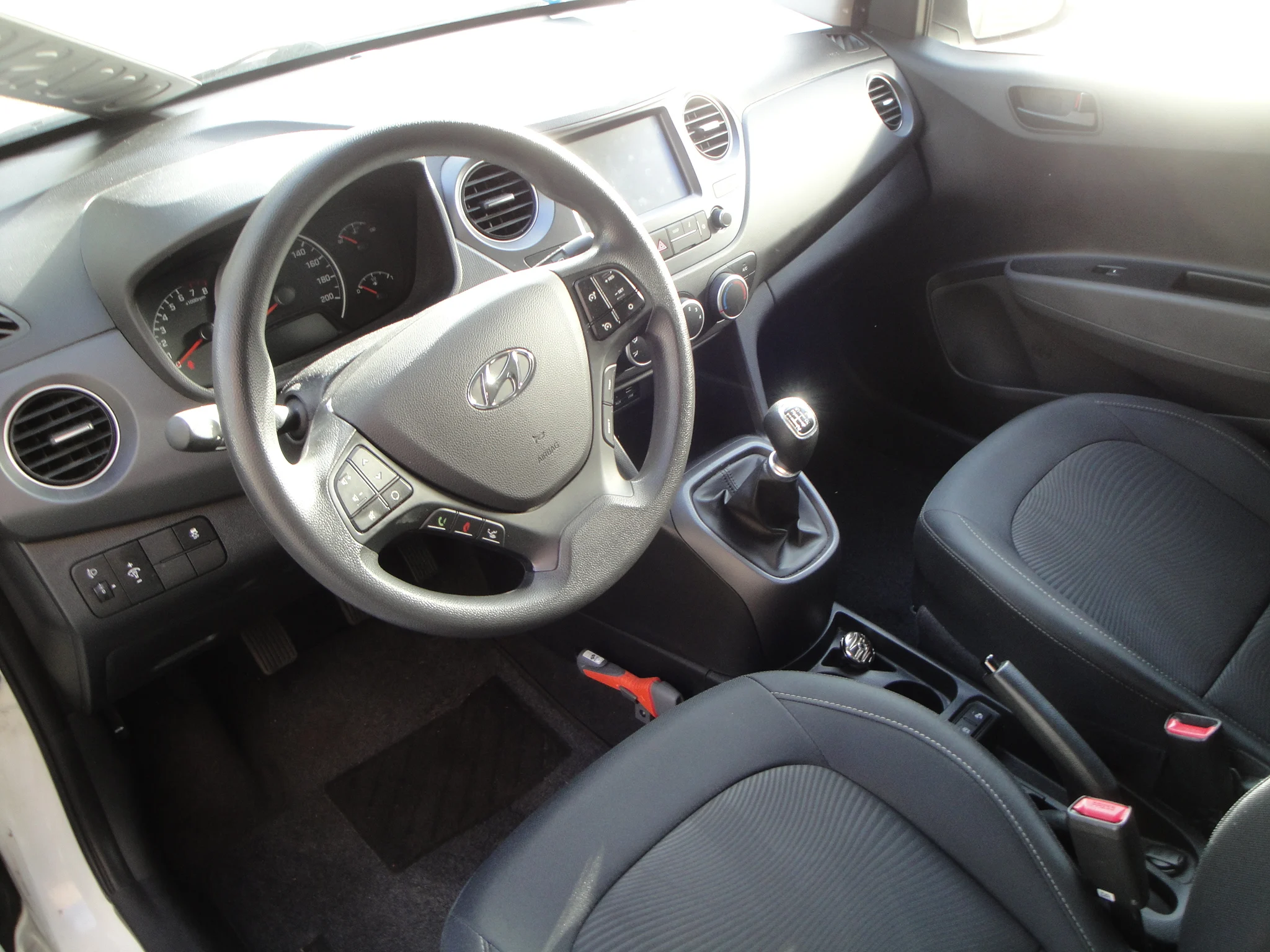 Hyundai i10 Comfort + SmartPack (1eEig.) 5-Drs. met o.a. Audio, Cruise-Control, Navigatie & A.Parkeersens. - Thumbnail 9
