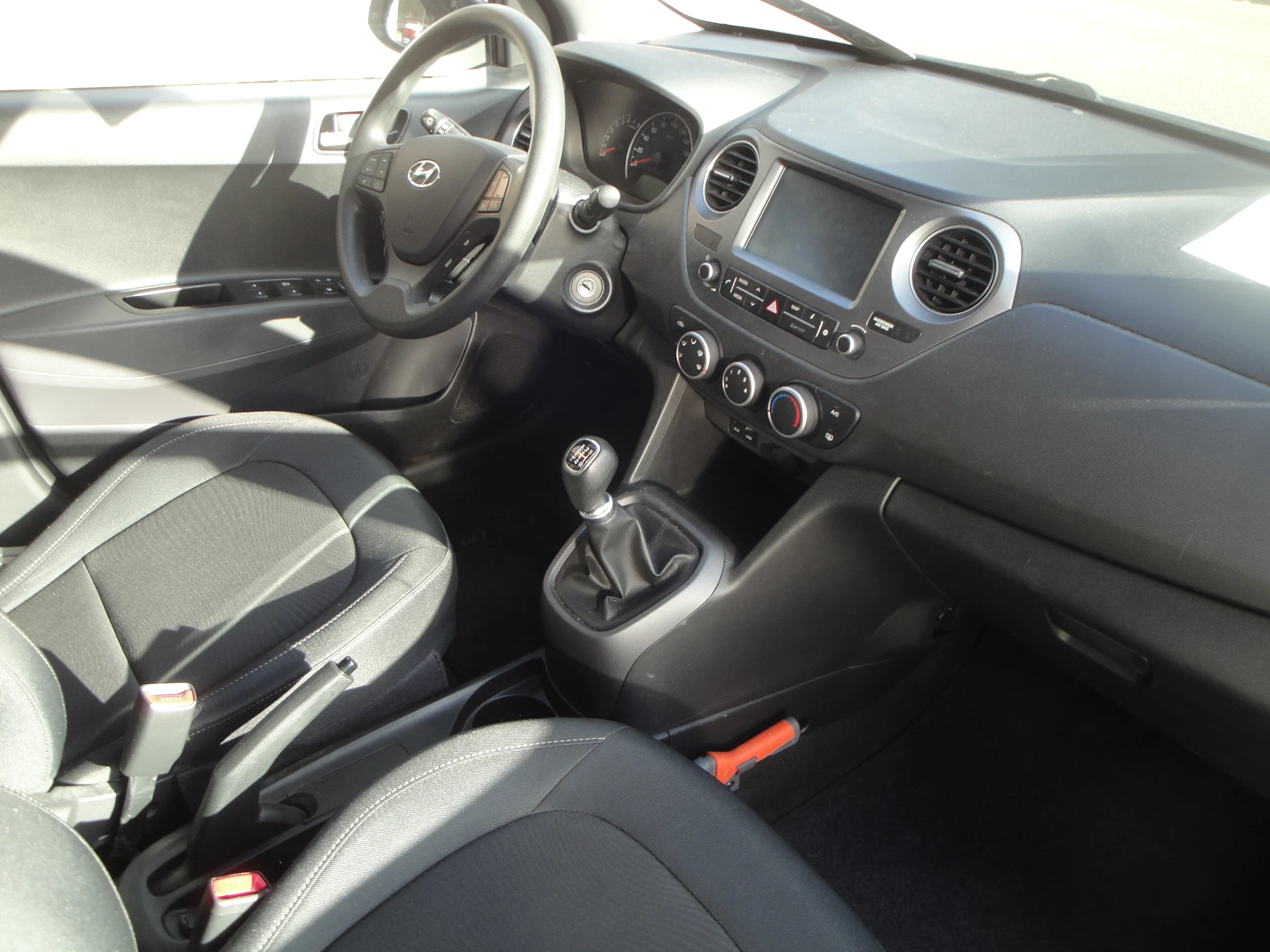 Hyundai i10 Comfort + SmartPack (1eEig.) 5-Drs. met o.a. Audio, Cruise-Control, Navigatie & A.Parkeersens. - Thumbnail 10