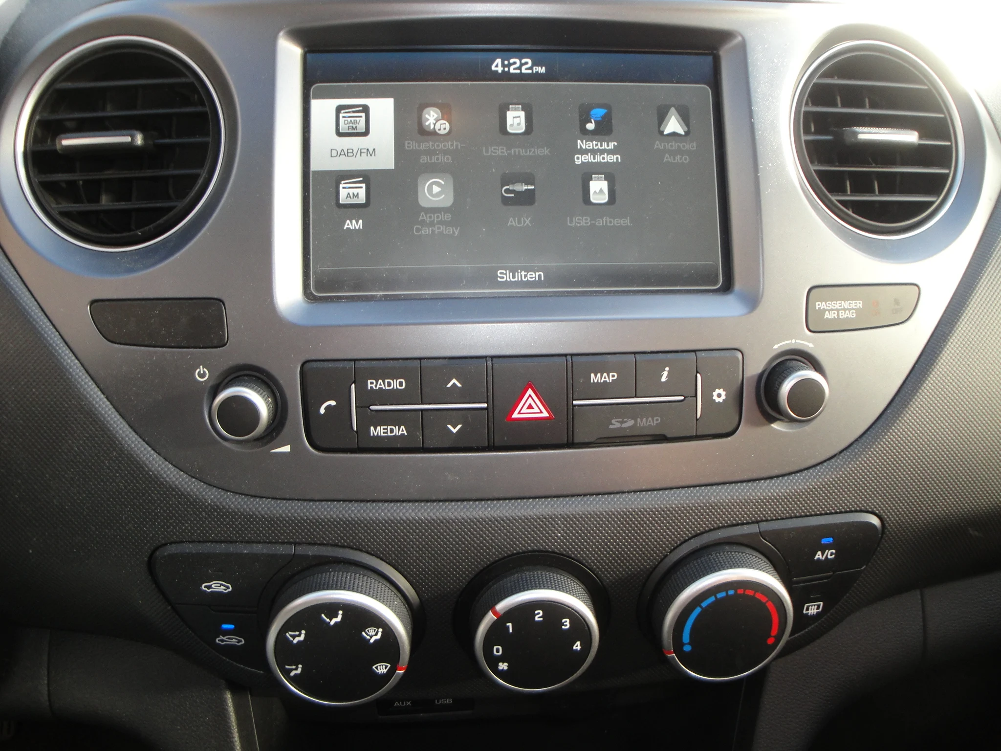 Hyundai i10 Comfort + SmartPack (1eEig.) 5-Drs. met o.a. Audio, Cruise-Control, Navigatie & A.Parkeersens. - Thumbnail 12