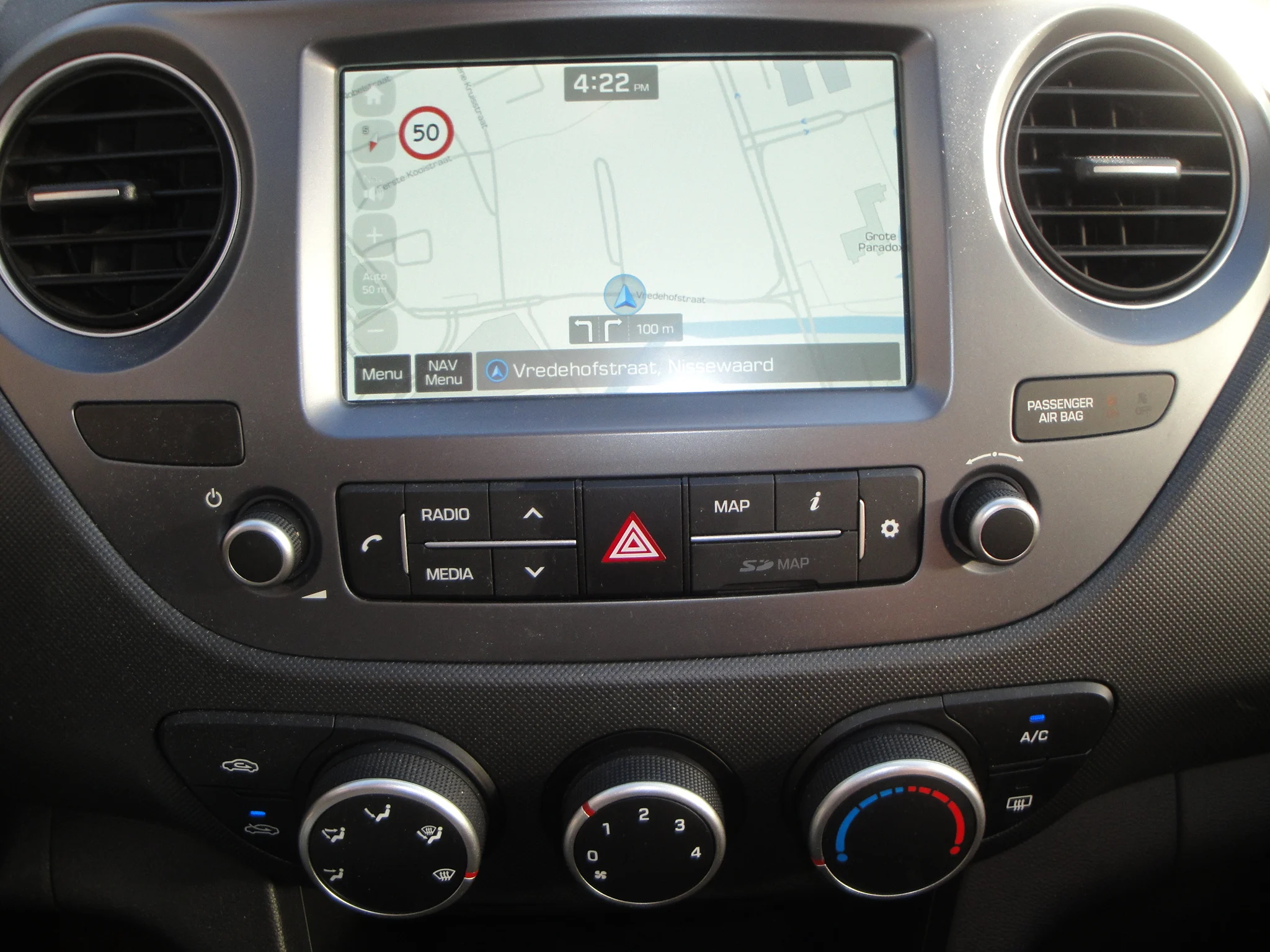 Hyundai i10 Comfort + SmartPack (1eEig.) 5-Drs. met o.a. Audio, Cruise-Control, Navigatie & A.Parkeersens. - Thumbnail 13