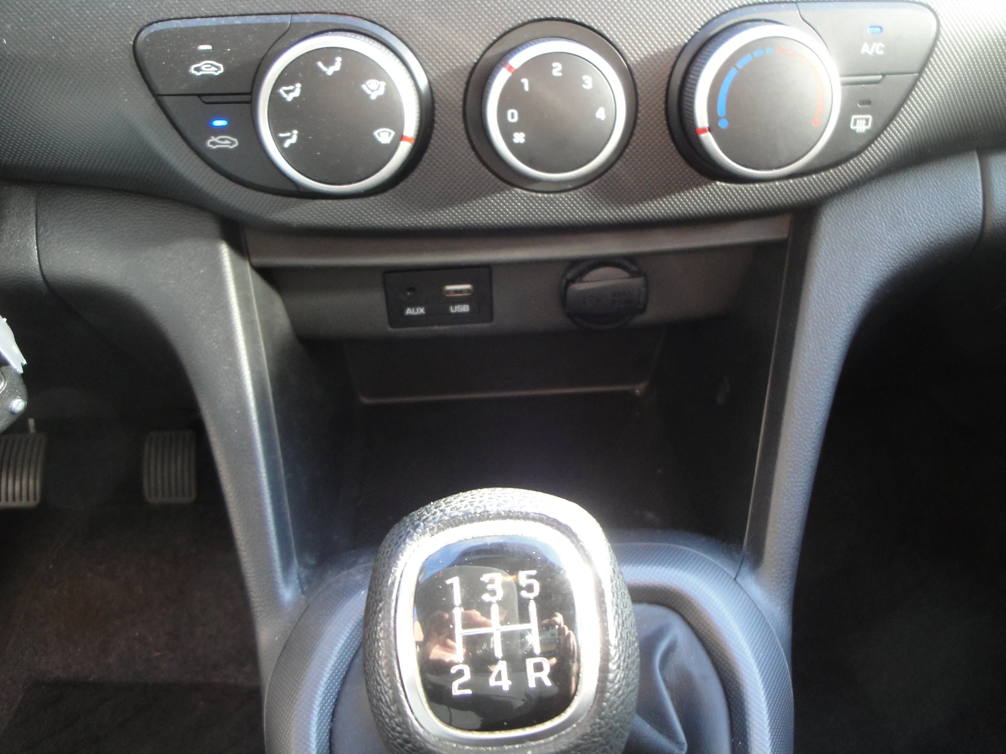 Hyundai i10 Comfort + SmartPack (1eEig.) 5-Drs. met o.a. Audio, Cruise-Control, Navigatie & A.Parkeersens. - Thumbnail 14