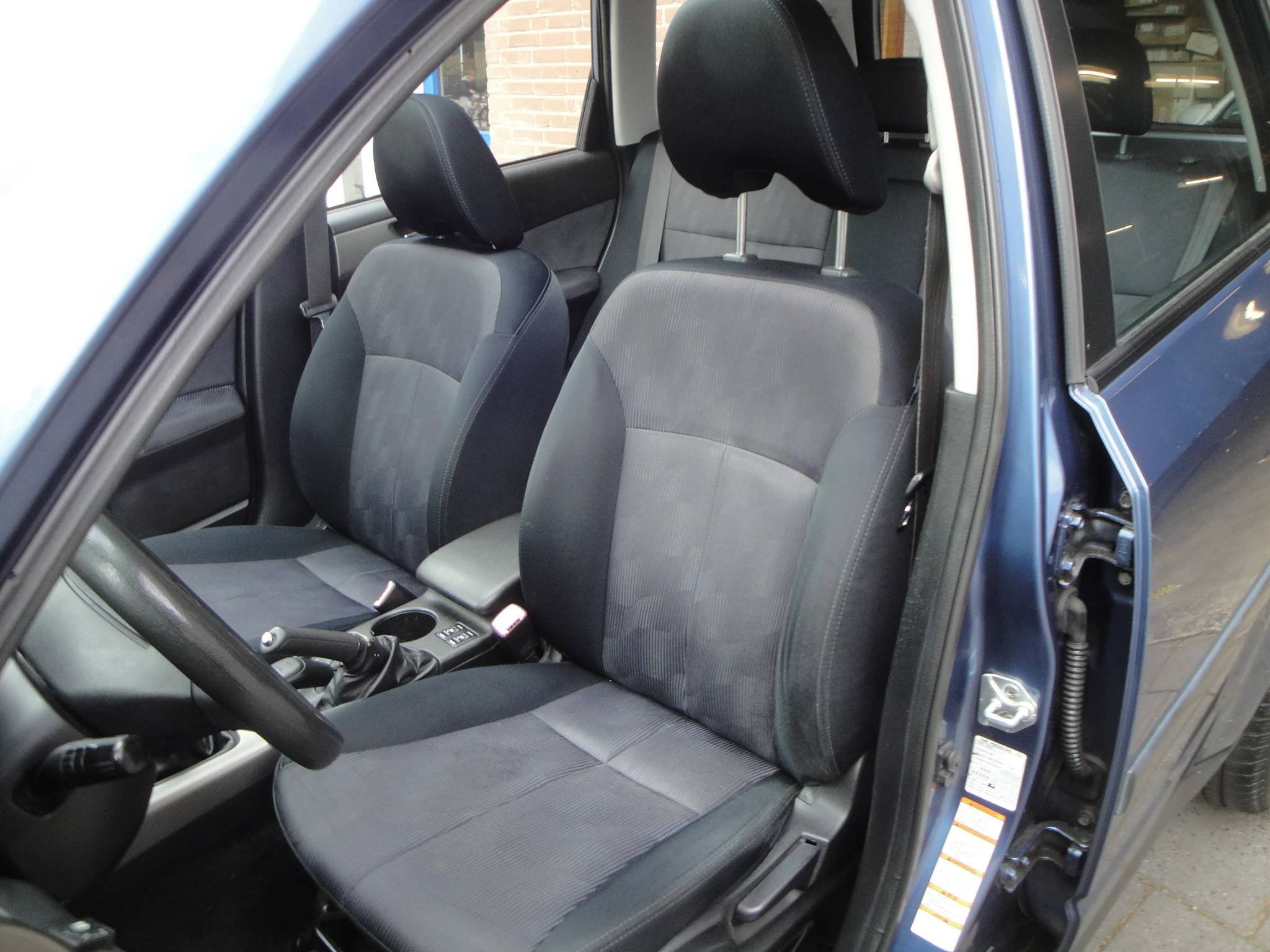 Subaru Forester 2.0 Comfort AWD (1eEig.) met o.a. Audio, Climate- en Cruise-Control, LM-velgen, El. Pan.-dak, Trekh., etc. - Thumbnail 6
