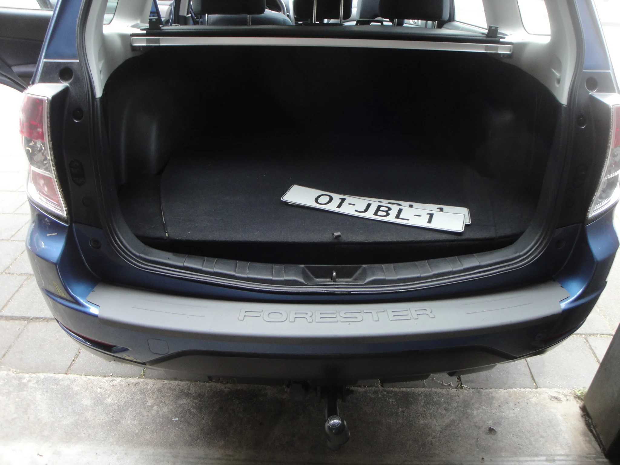 Subaru Forester 2.0 Comfort AWD (1eEig.) met o.a. Audio, Climate- en Cruise-Control, LM-velgen, El. Pan.-dak, Trekh., etc. - Thumbnail 9
