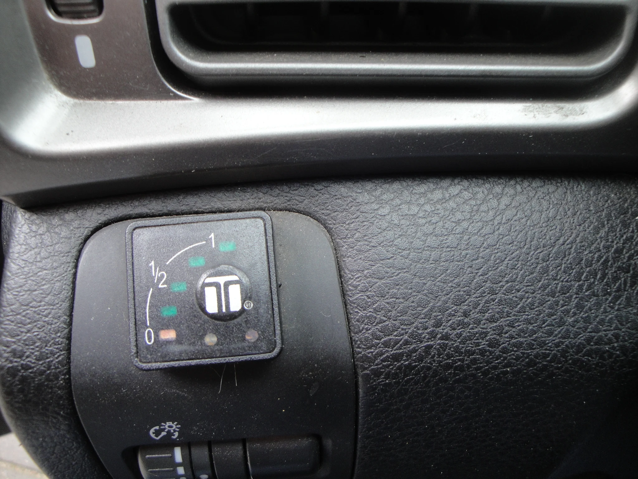 Subaru Forester 2.0 Comfort AWD (1eEig.) met o.a. Audio, Climate- en Cruise-Control, LM-velgen, El. Pan.-dak, Trekh., etc. - Thumbnail 20